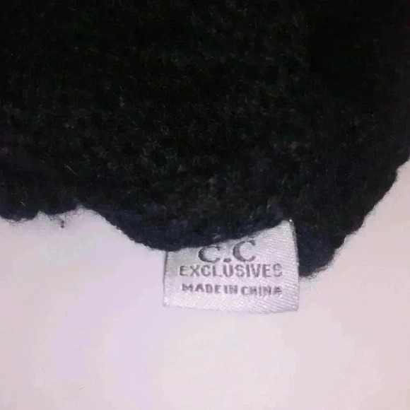 CC knit beanie - Picture 4 of 4